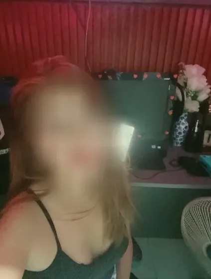 Annika, 32