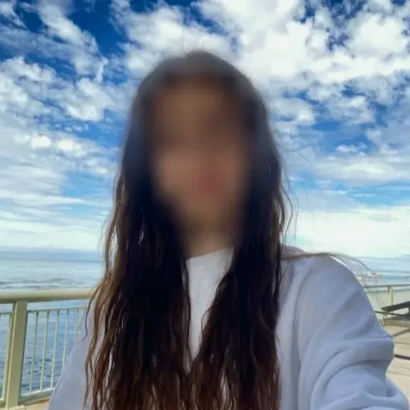 Nora, 27