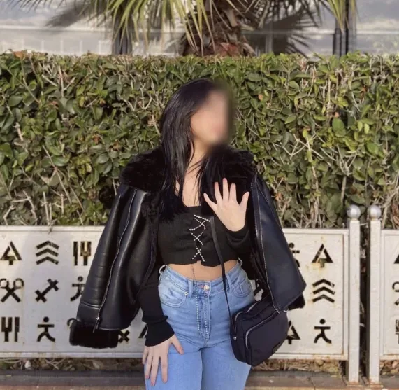 Paula, 19