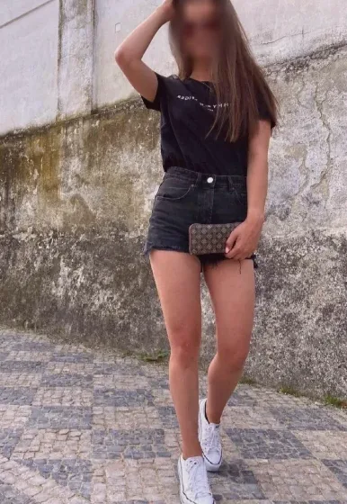 Rebecca, 33